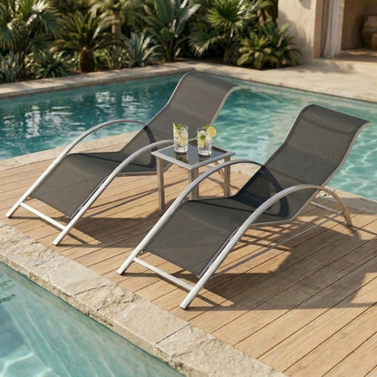 Elegantes 3-teiliges Lounge-Set – 2 ergonomische S-förmige Sonnenliegen mit Beistelltisch