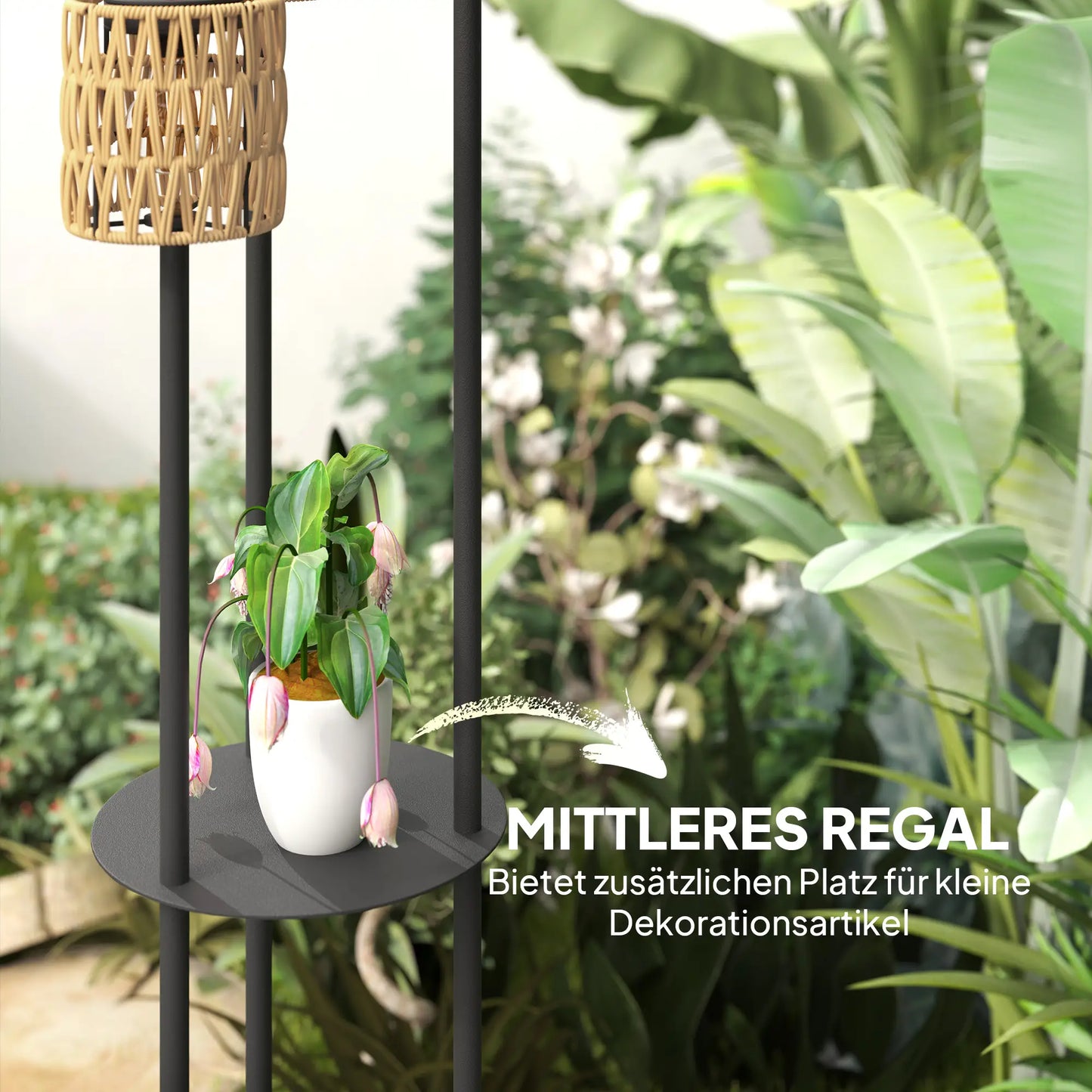 Elegante Solarbetriebene Gartenlampe aus Rattan mit Drei Lampenschirmen